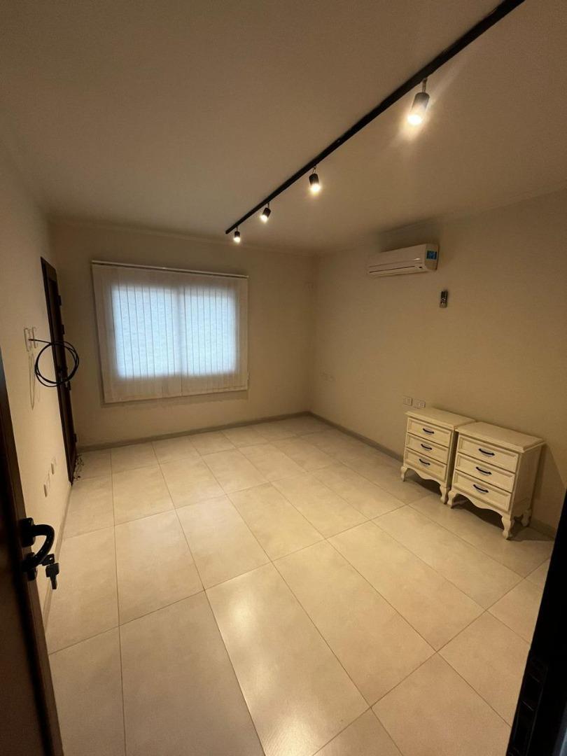 SE VENDE HERMOSA CASA DE 2 DORMITORIOS EN VILLA ÁNGELA