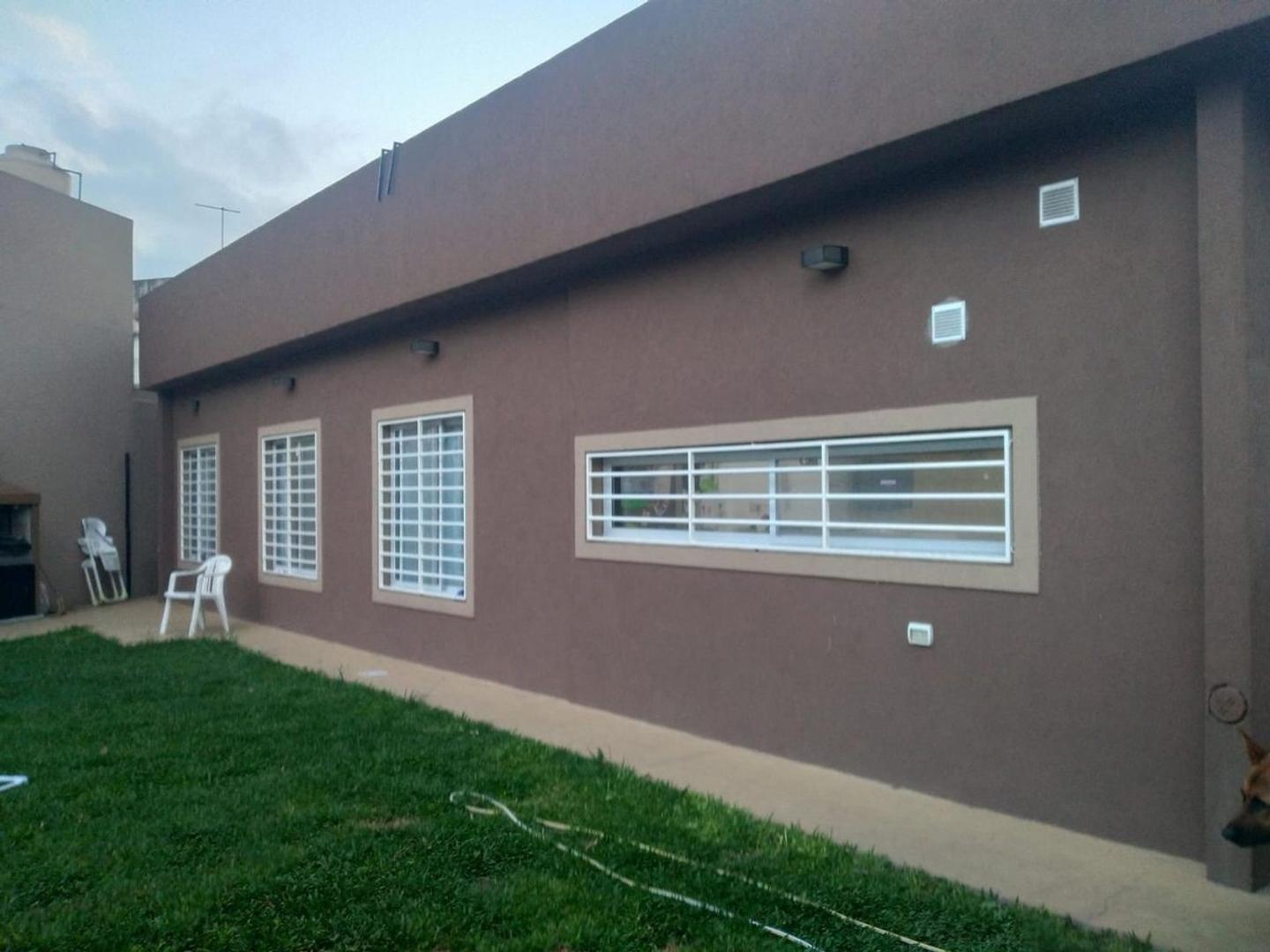 VENTA CASA 4 AMBIENTES GARAGE SANTOS LUGARES