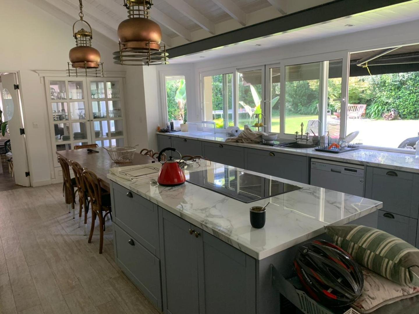 CASA VENTA PILAR MAYLING  con dormitorio principal en PB