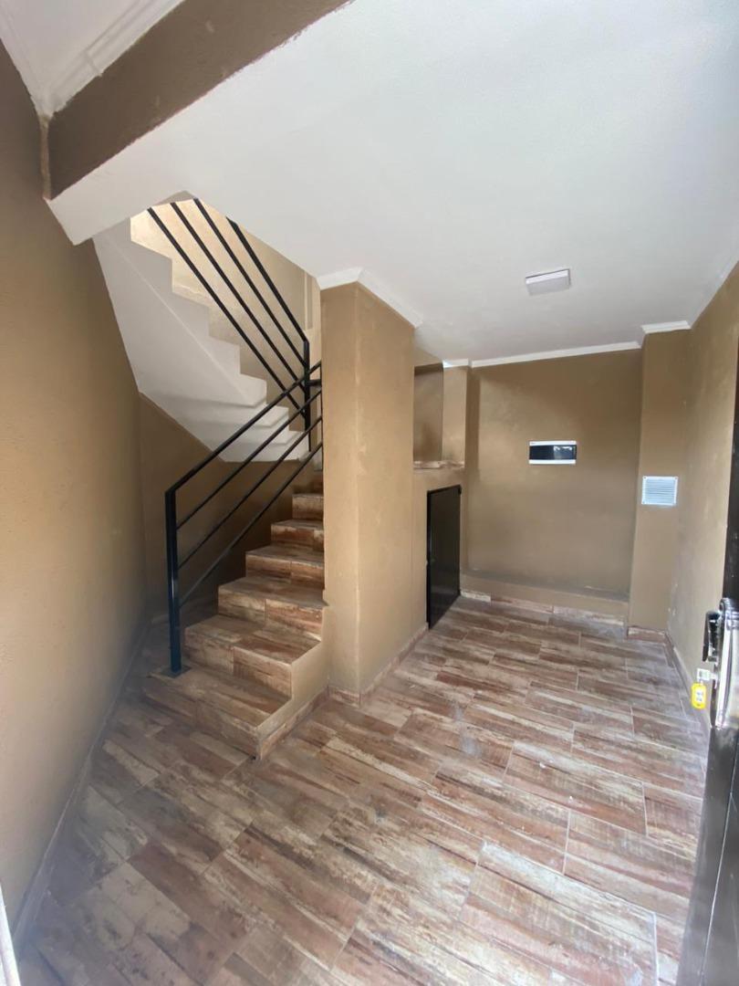 Depto Tipo Casa en Venta con 1 cocheras