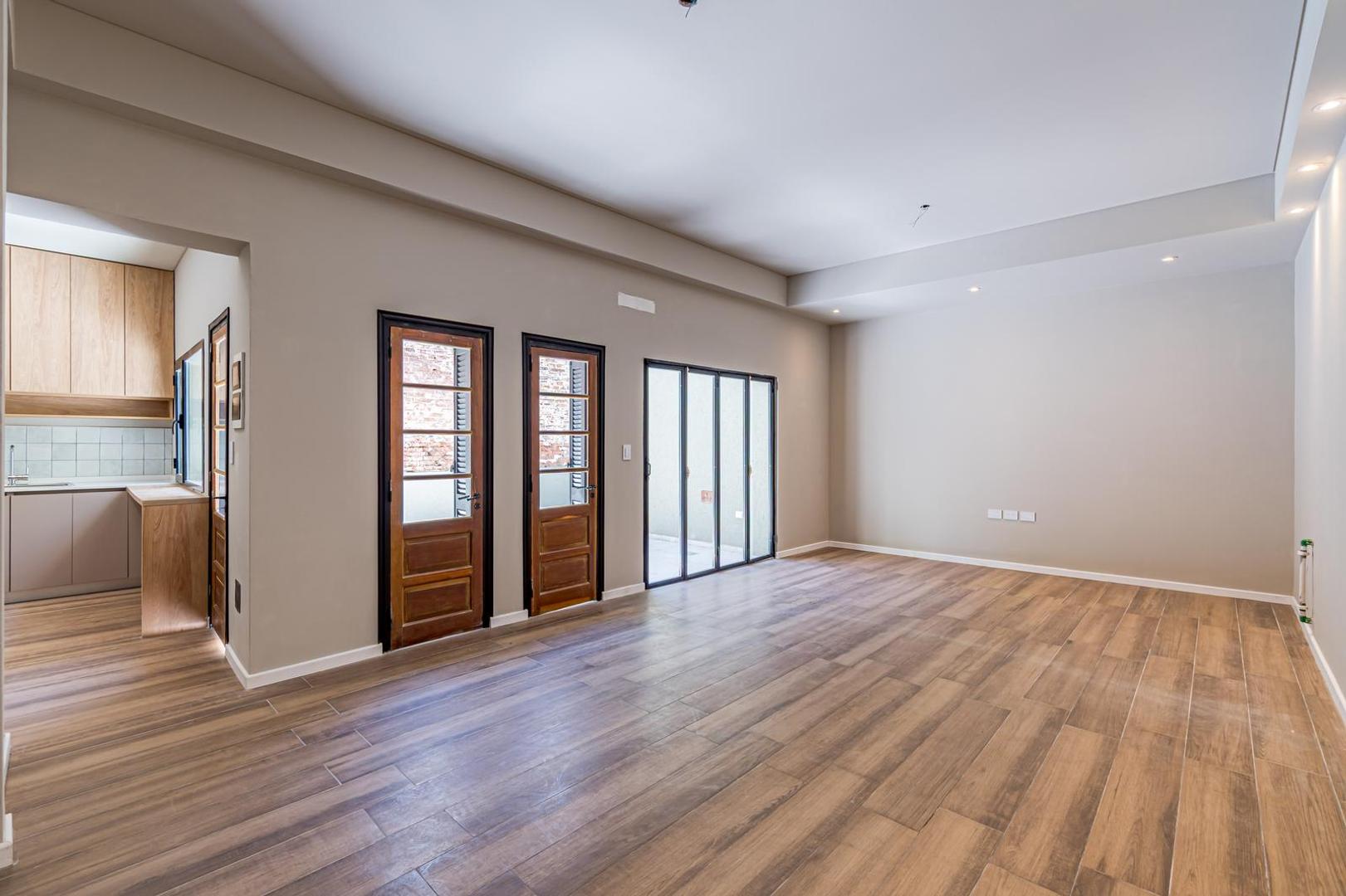 VENTA - Casa interna, única de 2 dormitorios con patio y terraza con parrillero - Abasto, Rosario.