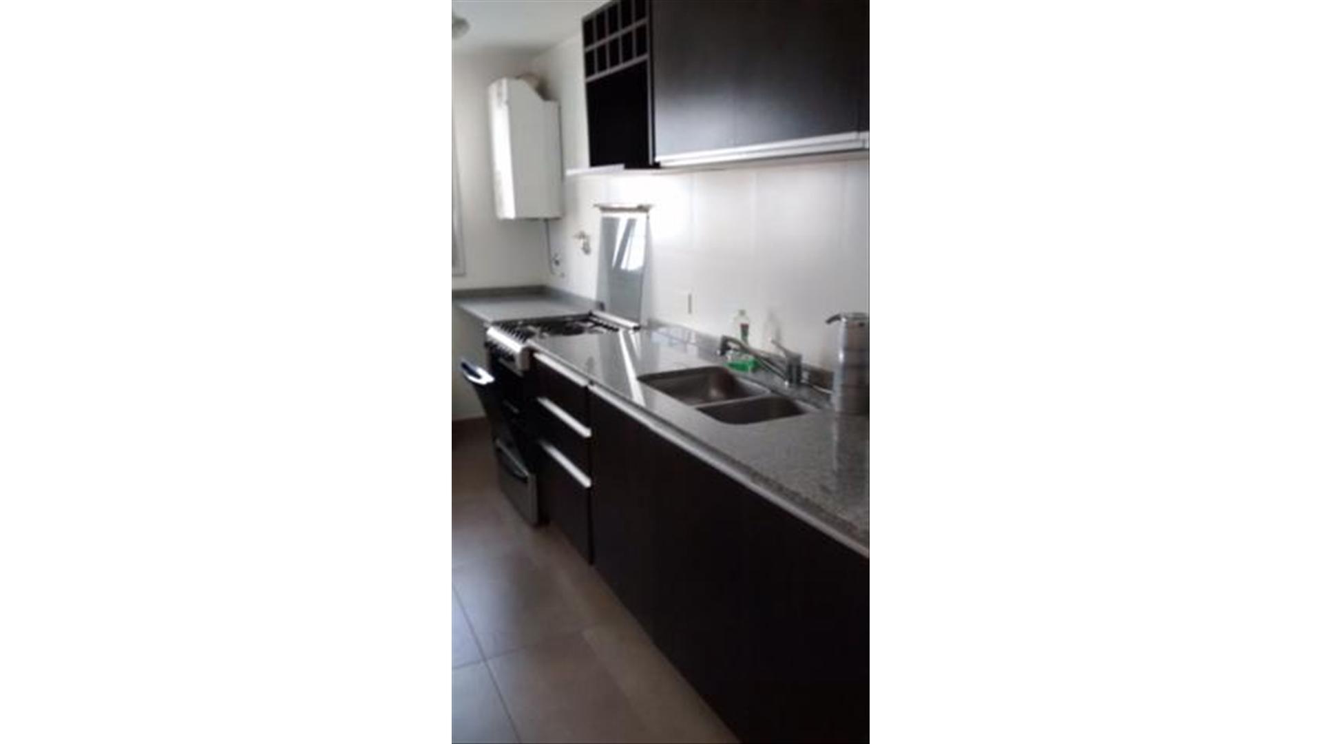 Belgrano 1032 , Piso 1