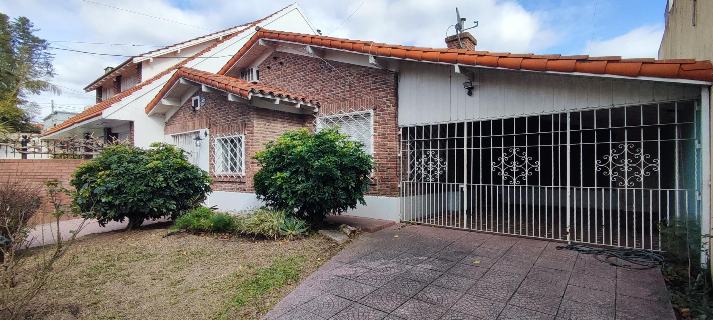 Casa en VENTA barrio residencial de Quilmes.
