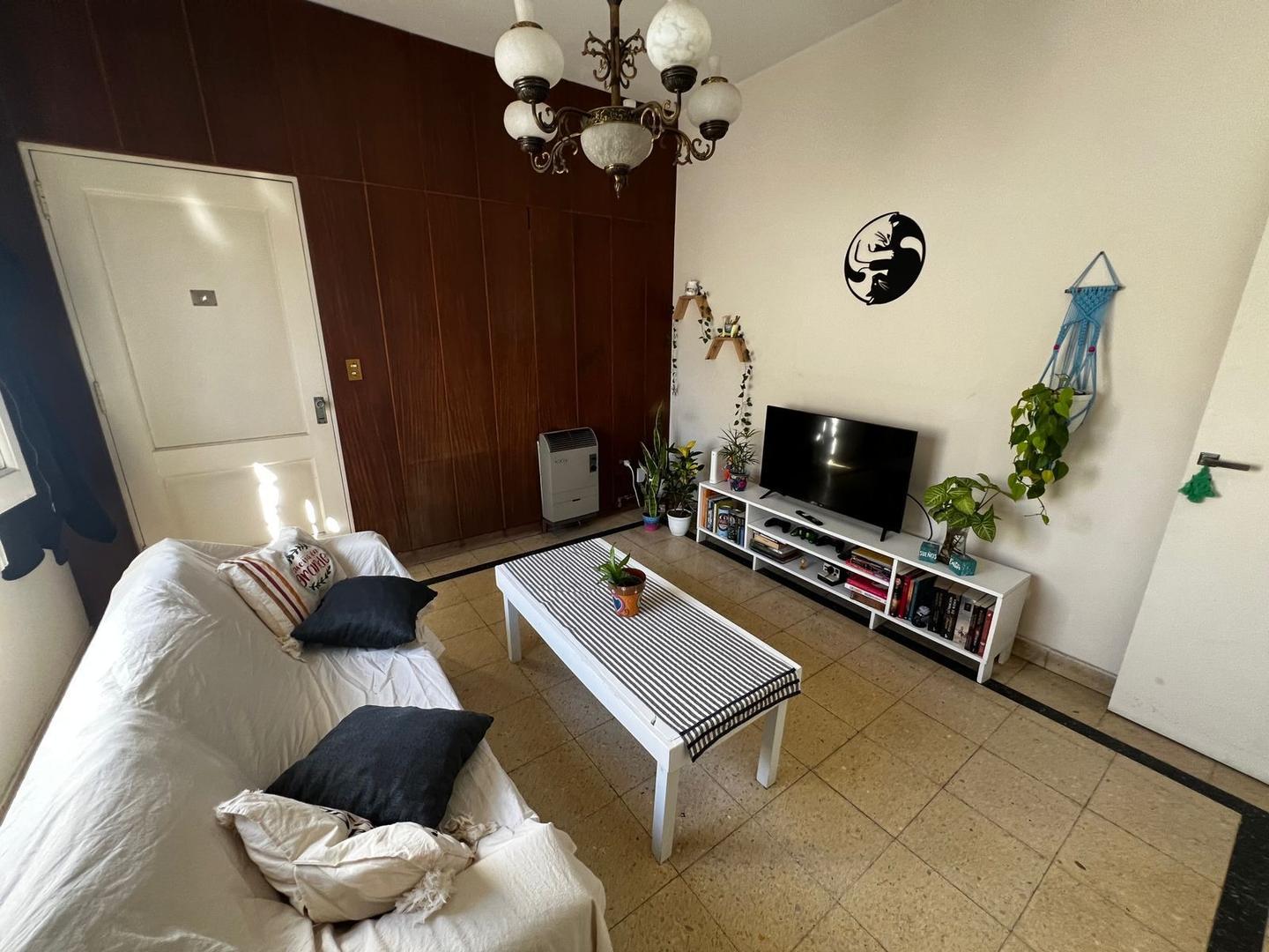 Casa 4 ambientes con 1 baño