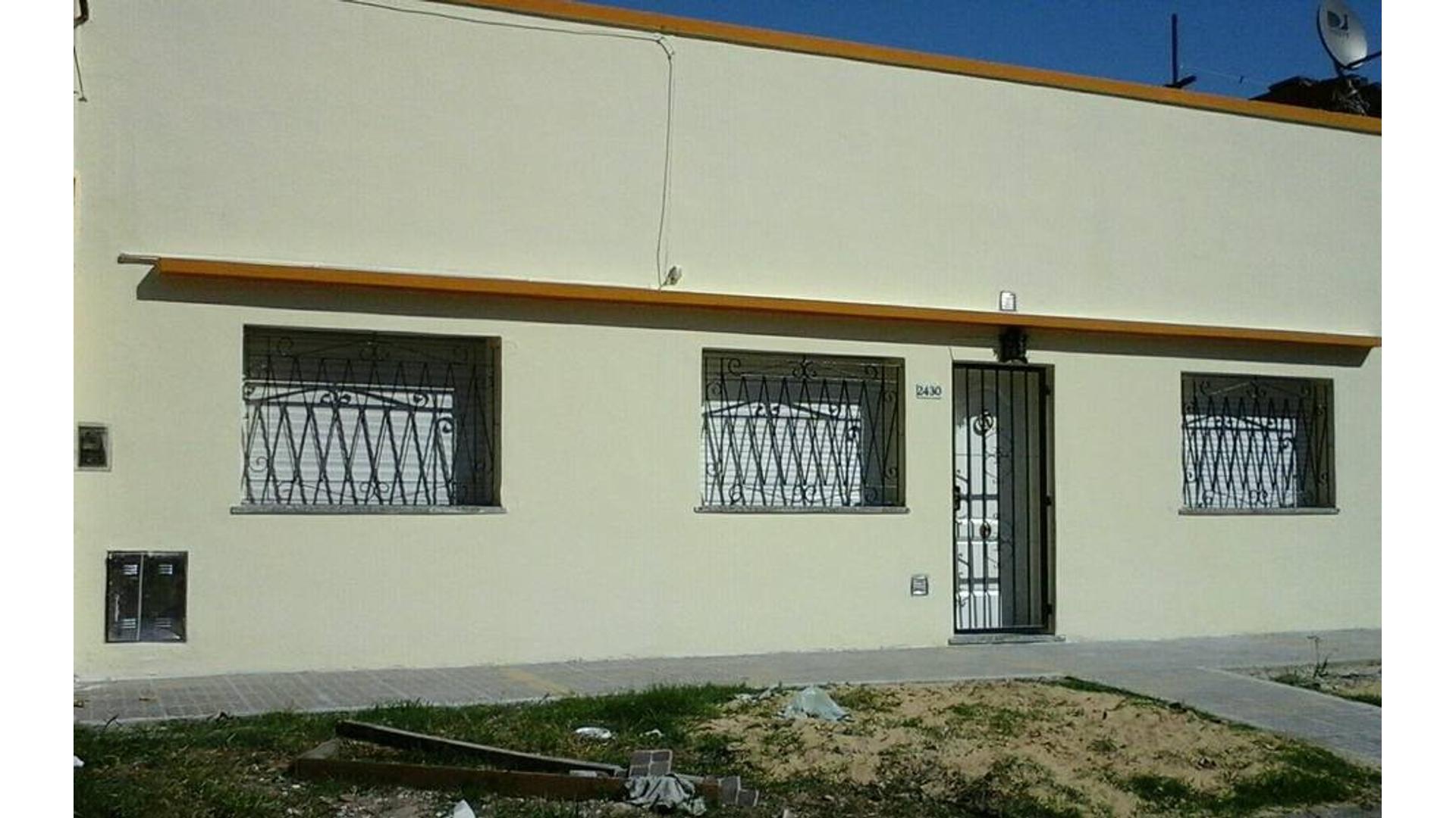 CASA  en VENTA   3 AMBIENTES  PIROVANO AL 2400, Mte Chingolo