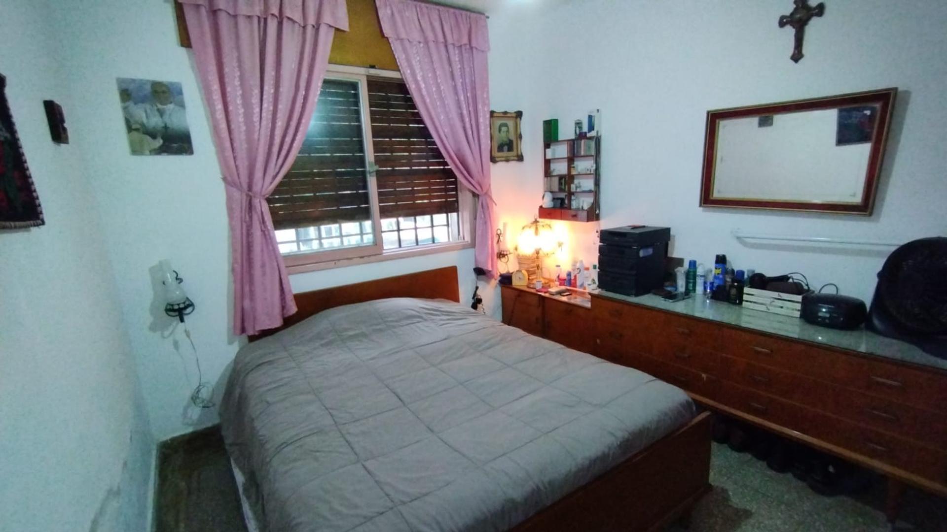 Casa en Venta con 4 cocheras