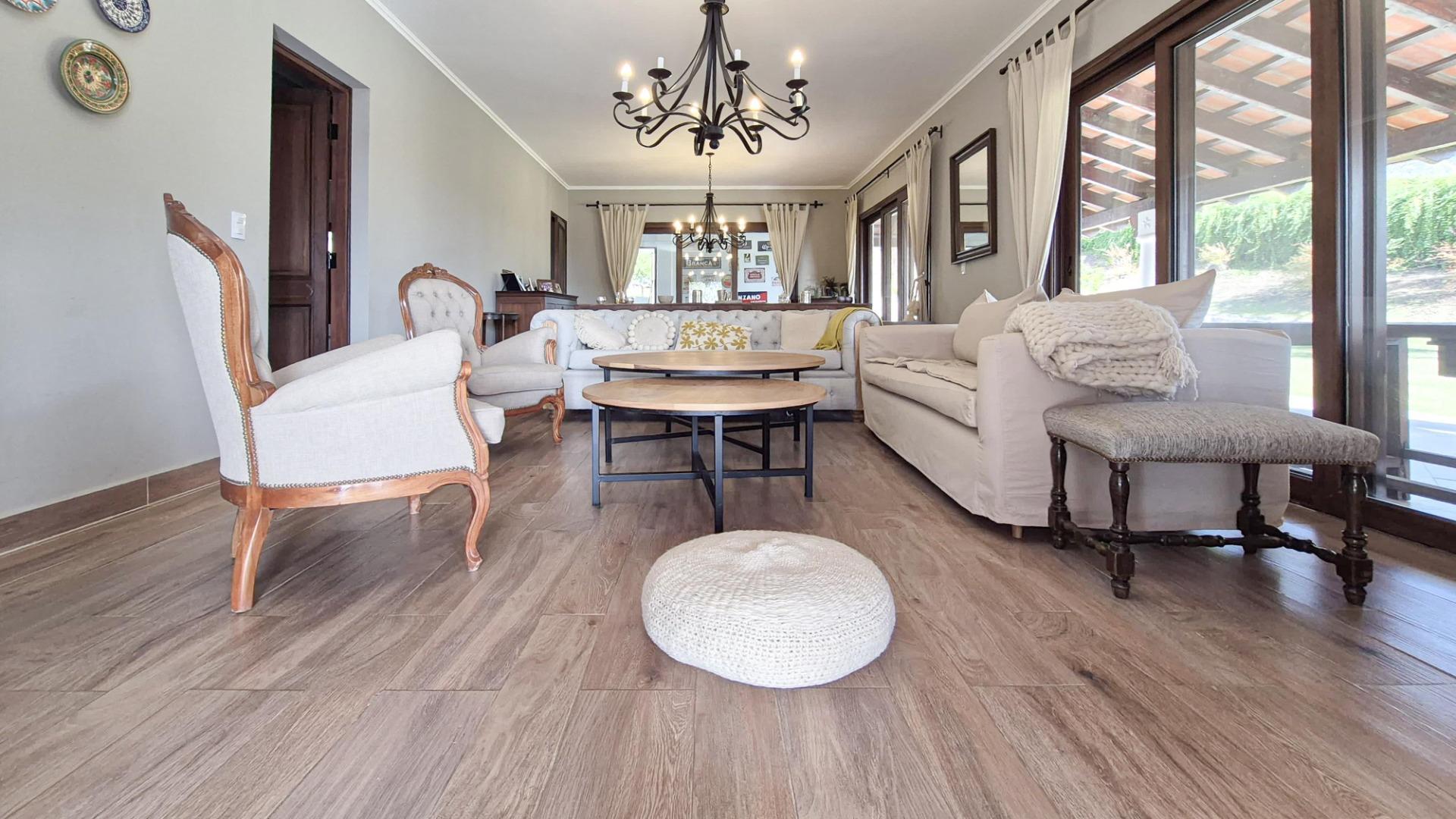 Casa 5 ambientes con 3 baños