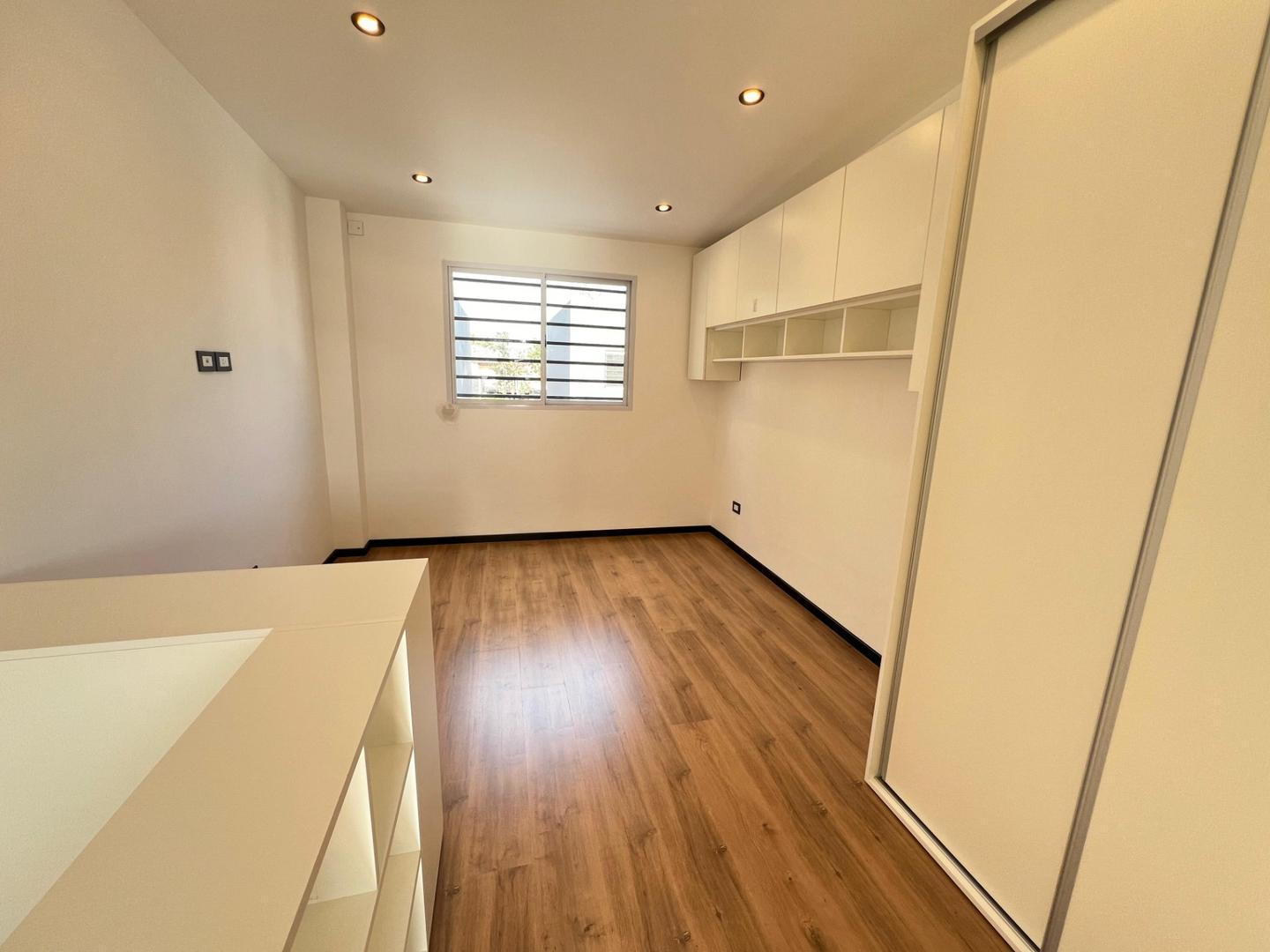 DUPLEX  EN COMPLEJO DE AMBITO CERRADO