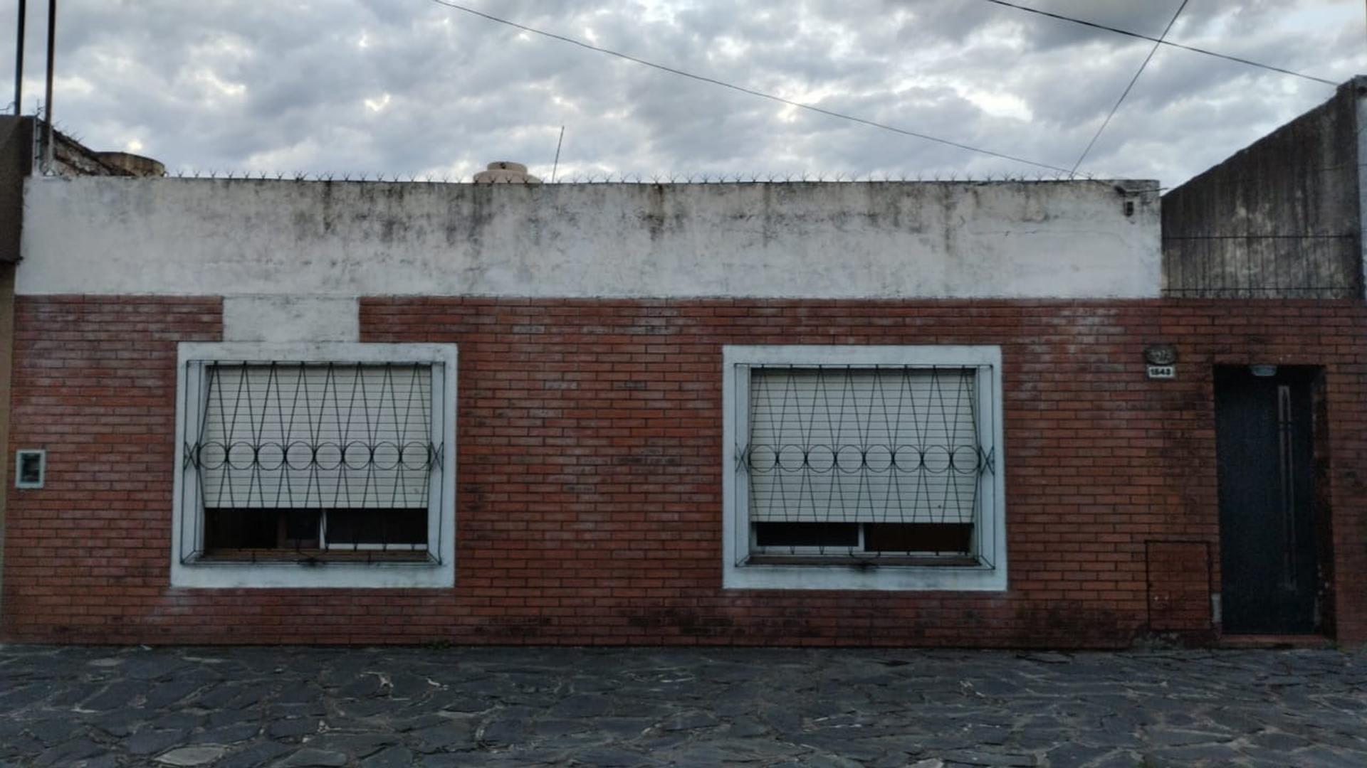 IMPORTANTE PROPIEDAD (CASA) 81 Mts2 con FDO en V BALLESTER !