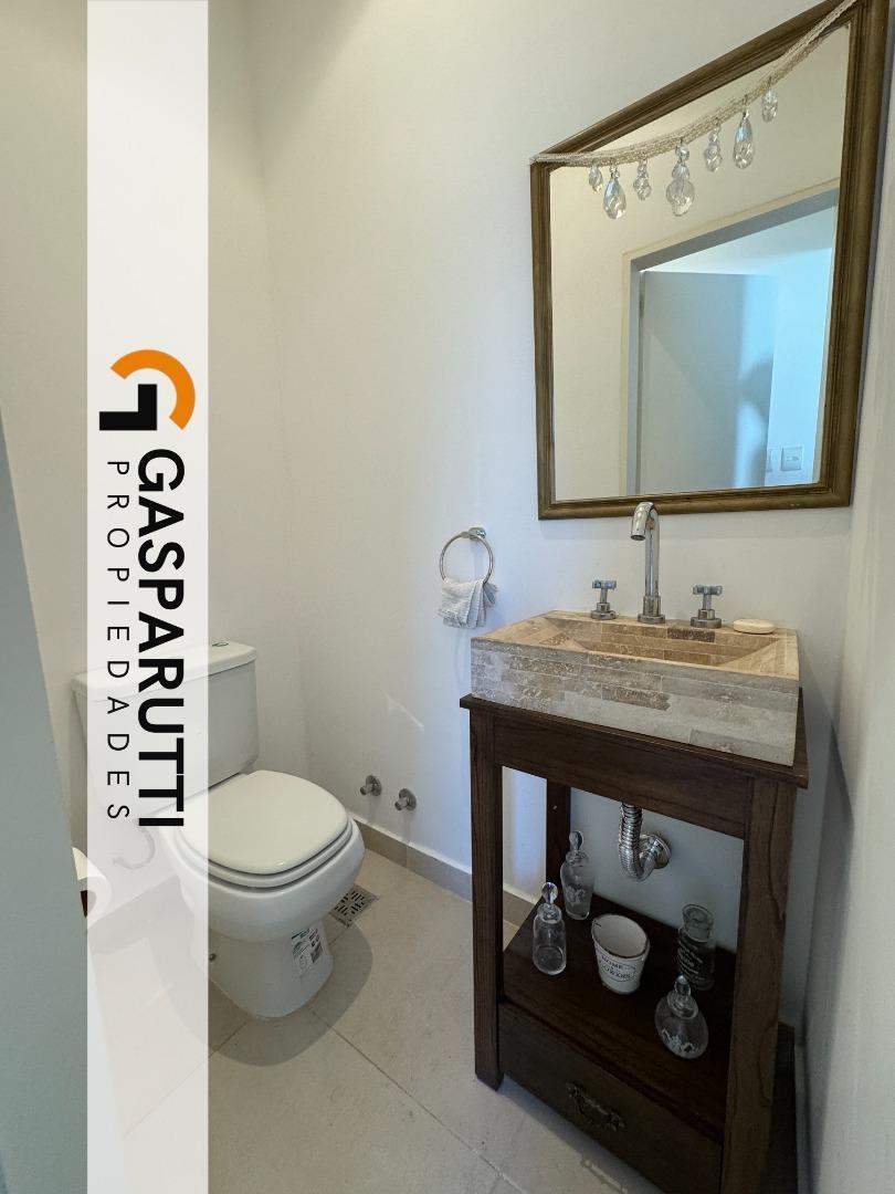 Casa en Venta con 4 cocheras