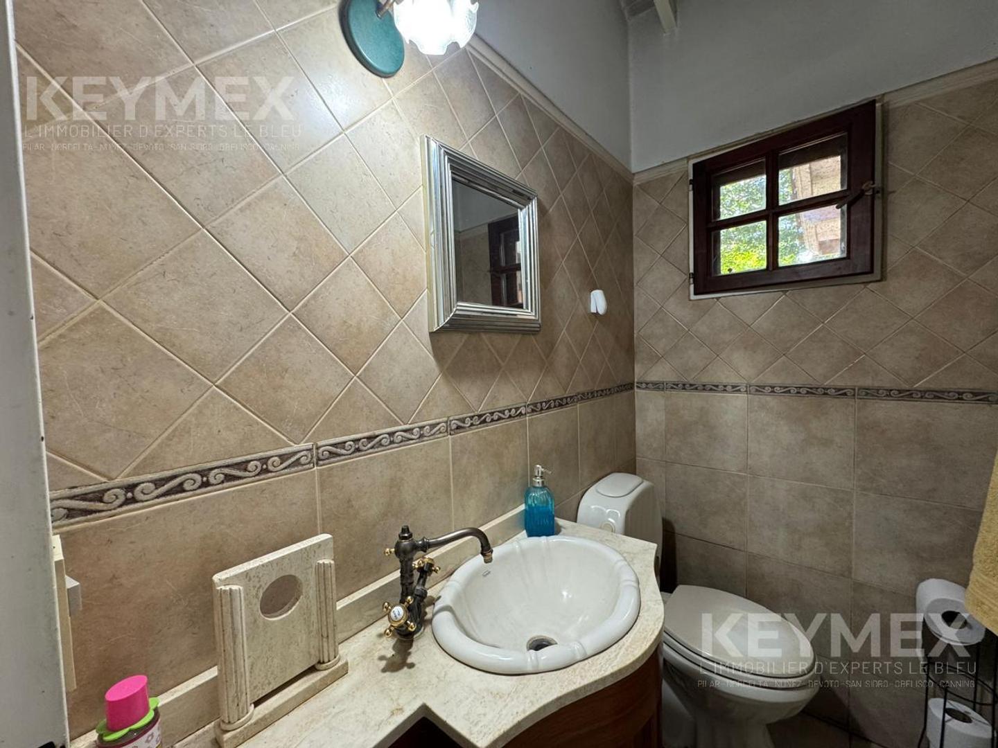 Casa en Venta con 1 cochera