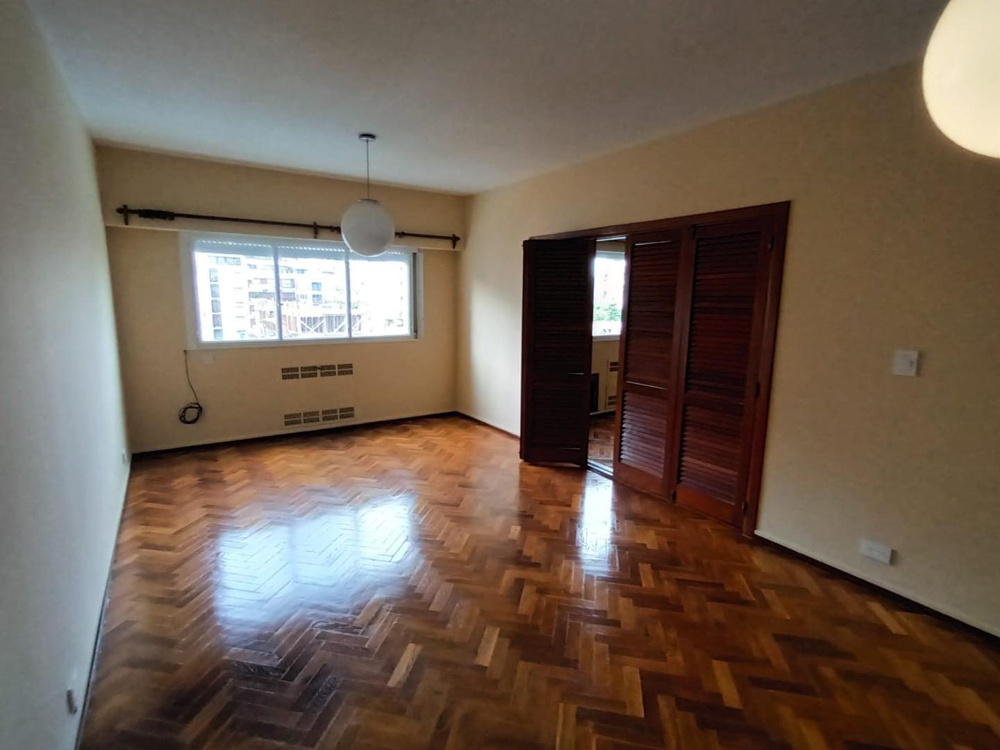 Rivadavia 5400, Piso 6