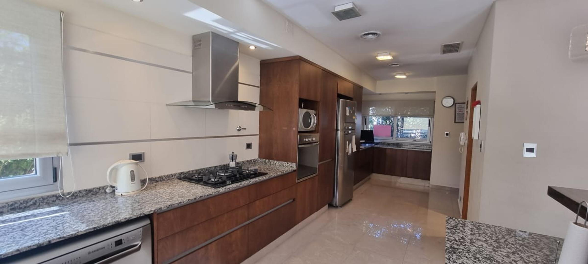 MODERNA CASA CON CALIDAD