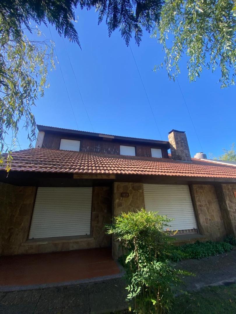 Confortable chalet de 5 ambientes.Caisamar