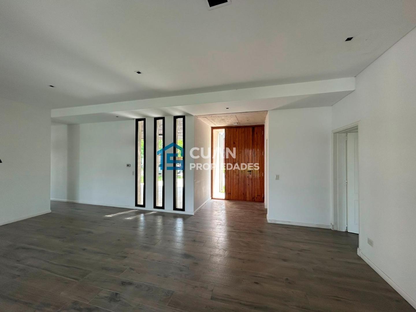 Casa en Venta en El Cantón - Barrio Golf, USD 240.000