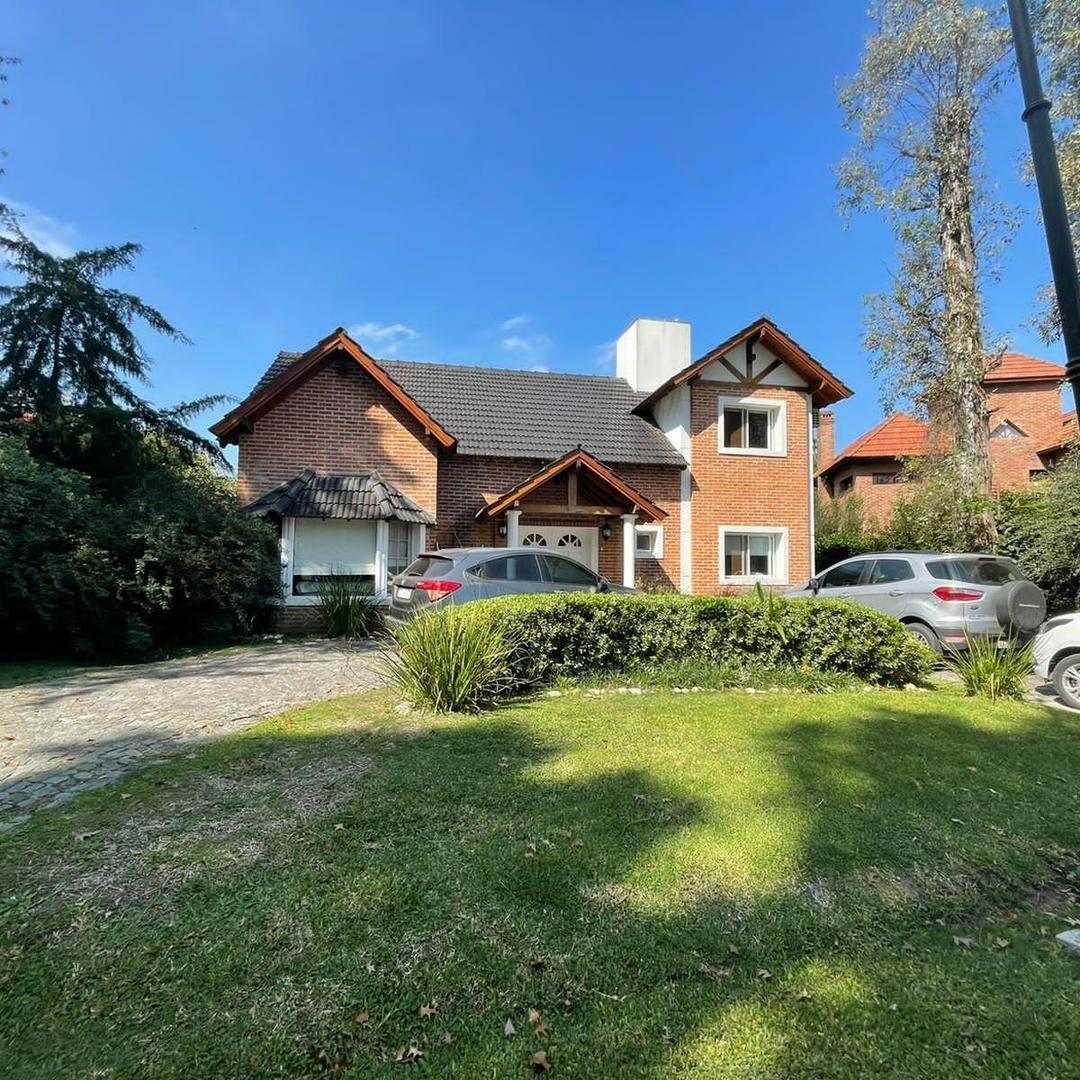 CASA 6 AMBIENTES CON PISCINA LA TRADICION