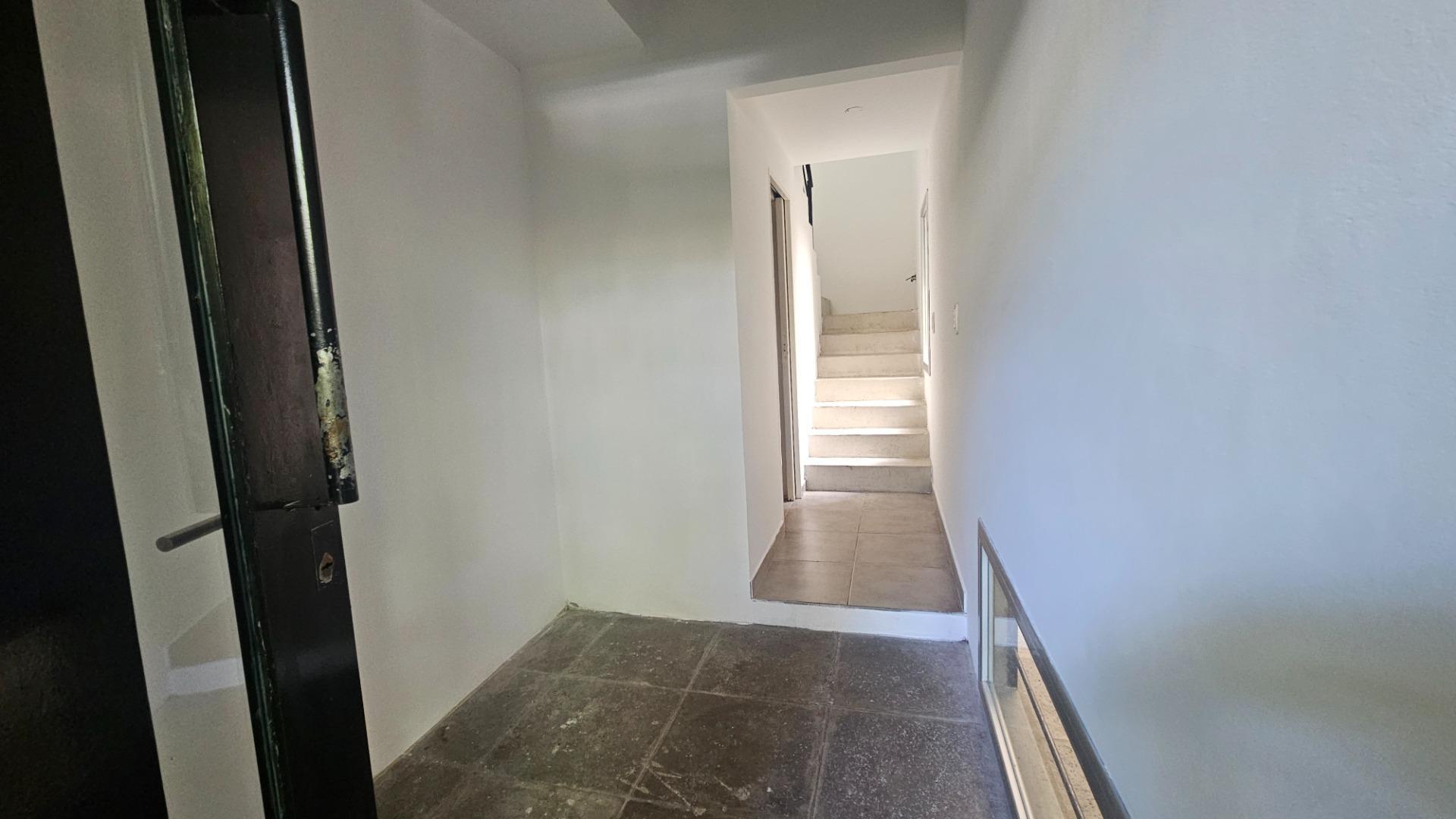 Depto Tipo Casa en Alquiler con 1 cocheras