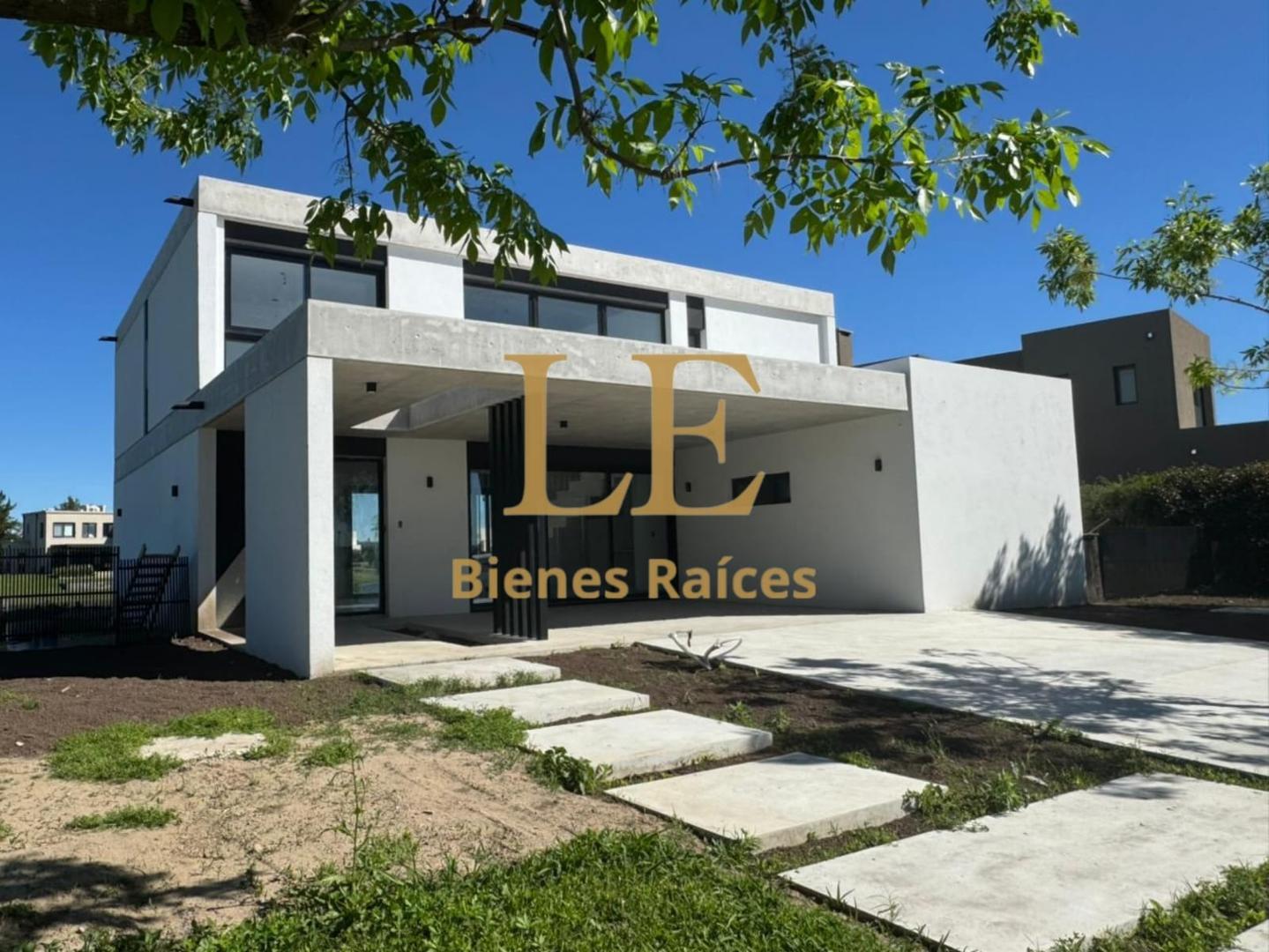 CASA A LA VENTA EN EL NAUDIR A LA LAGUNA