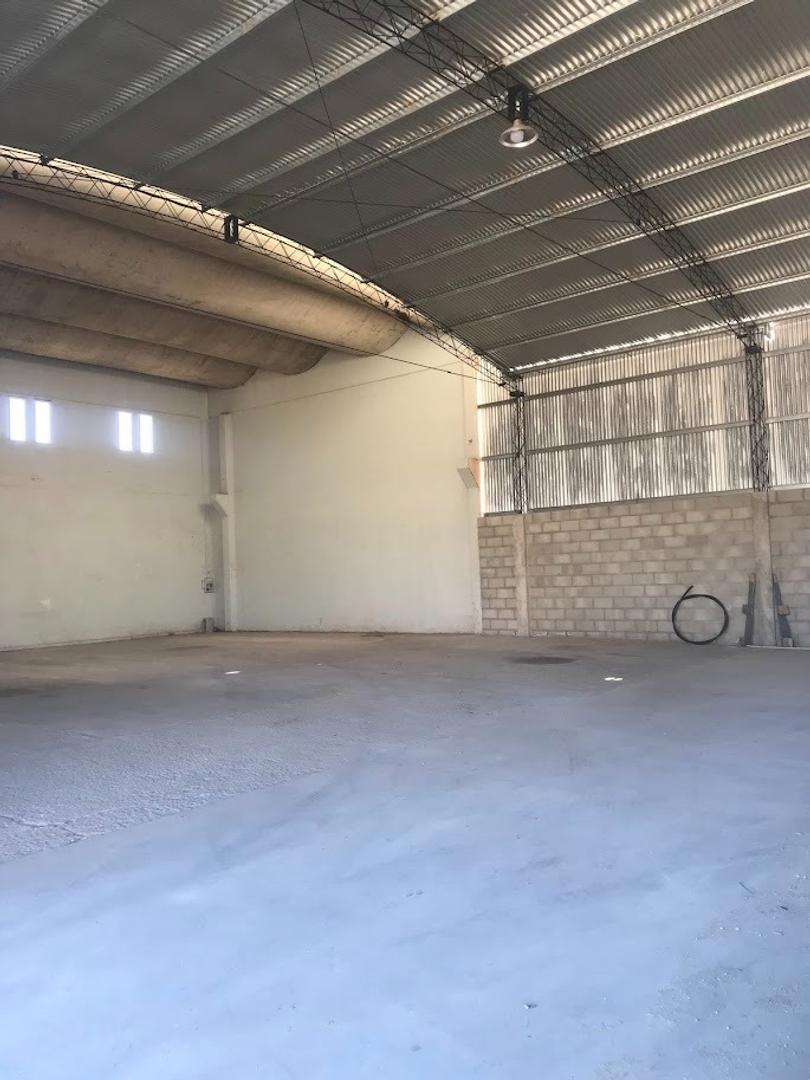 Nave Industrial 800 m2  Autovía RP5 Cordoba - Alta Gracia