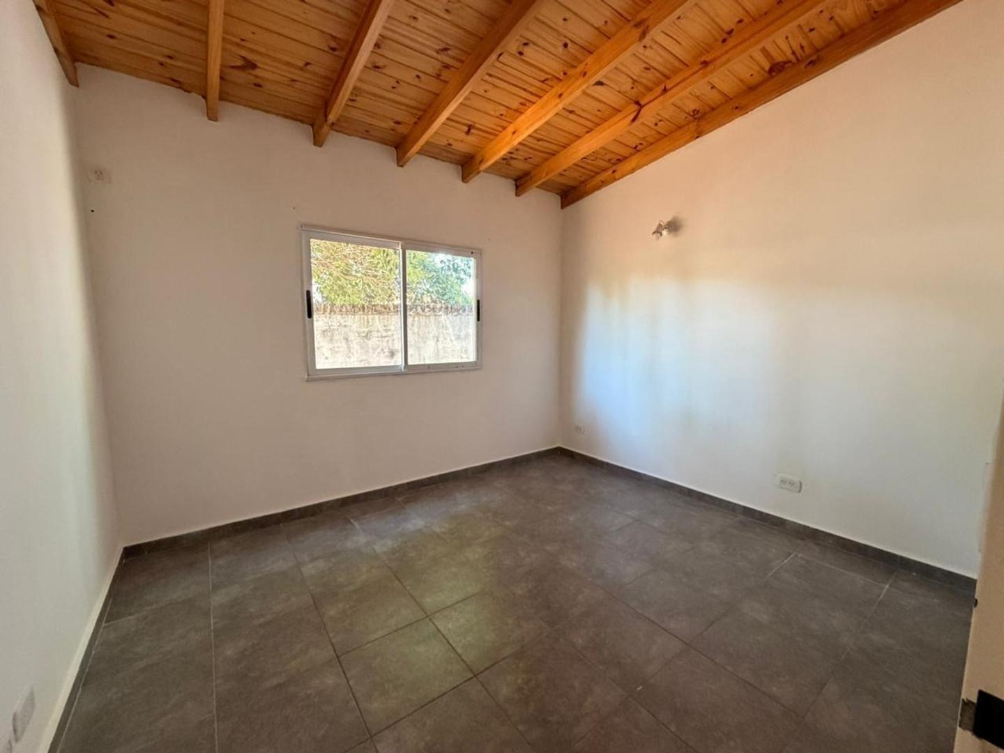 Casa en Alquiler en Ituzaingo Norte, $ 550.000