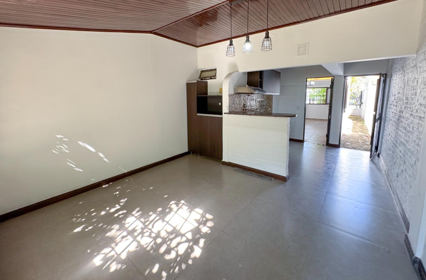 Casa 3 ambientes con 2 baños