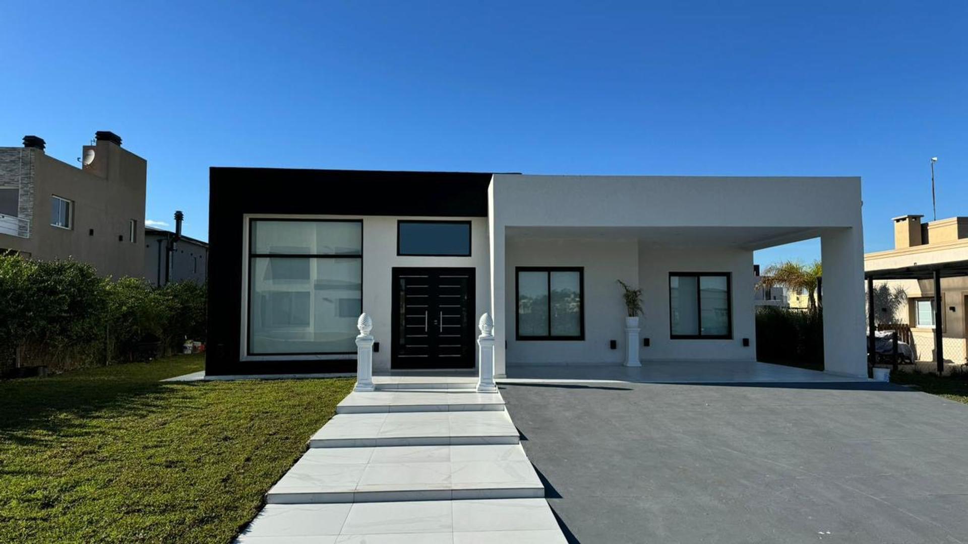 HERMOSA CASA A LA VENTA EN LAGOS DE CANNING