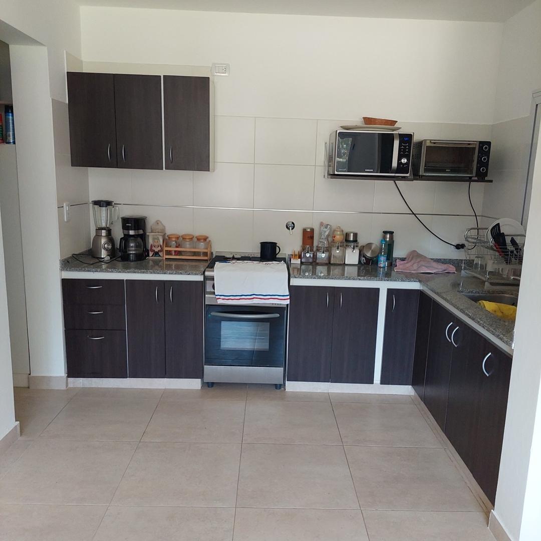 Casa 3 ambientes con 2 baños