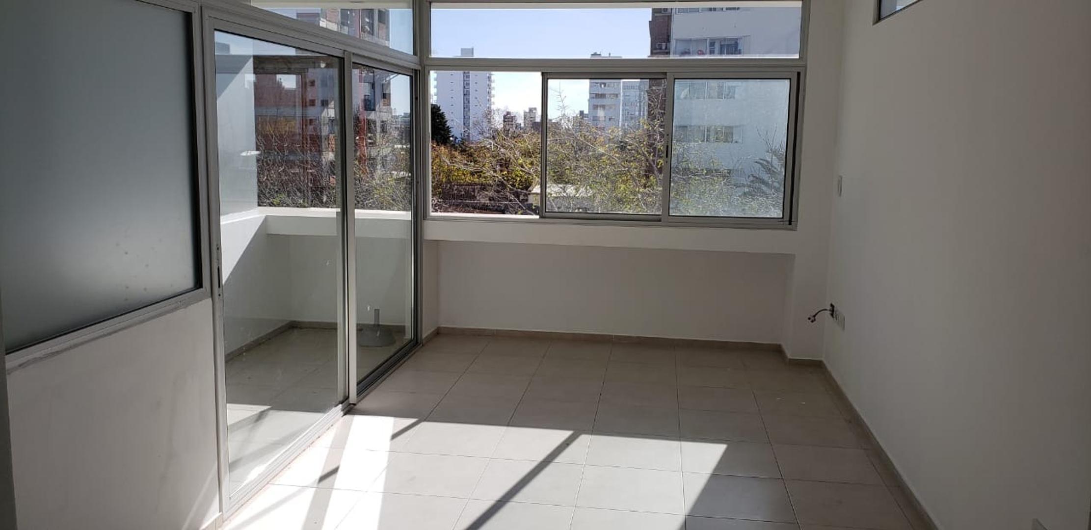 SEMIPISO DE  1 DORMITORIO EXCELENTE UBICACION