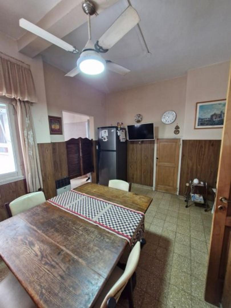 Sarmiento al 1200 (Departamento de pasillo 3 dormitorios C/Terraza Exclusiva)