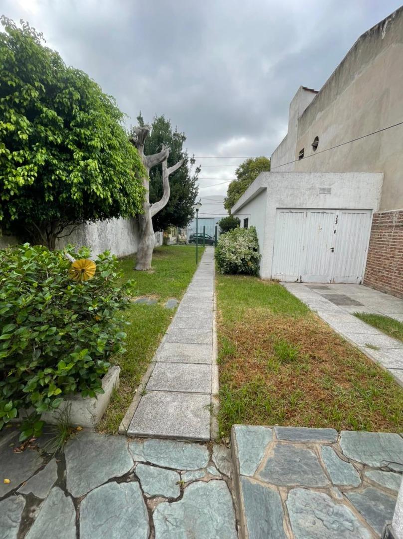 CASA 4 AMBIENTES EN VILLA LUZURIAGA