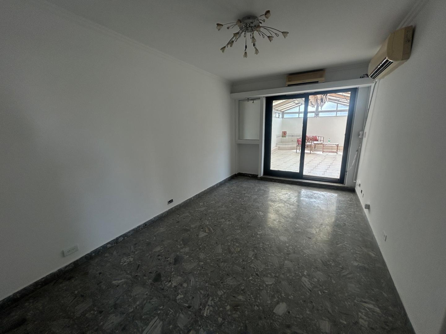 Amplio 3 amb con terraza cubierta