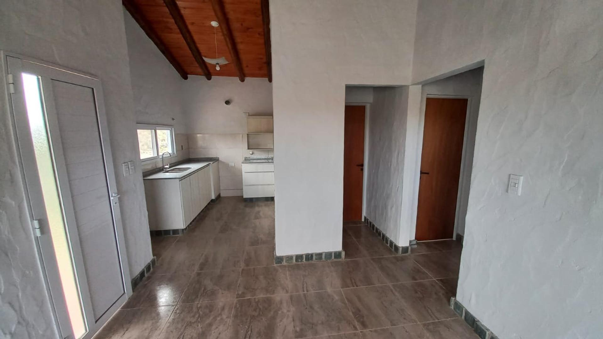 Casa 3 ambientes con 1 baño