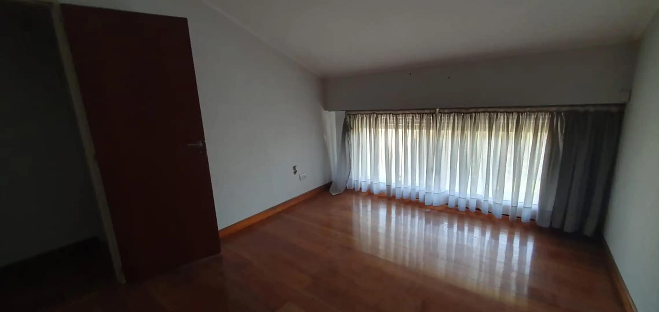 Casa en Venta en Moron, USD 140.000