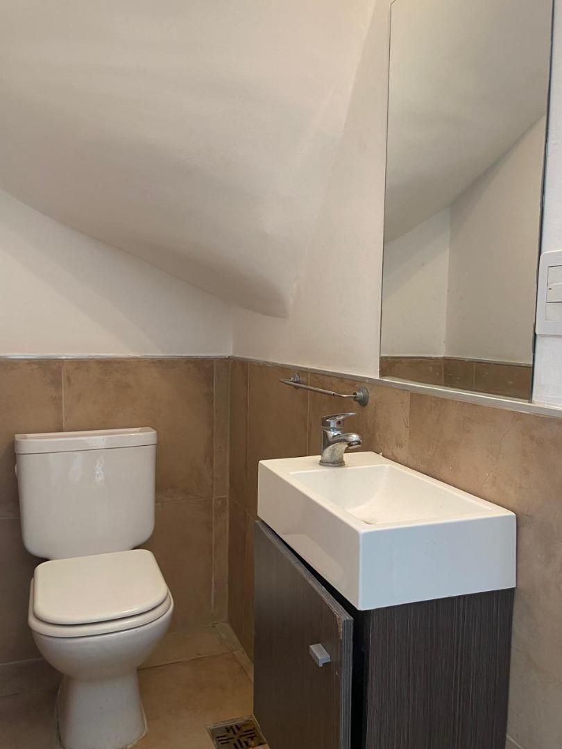 Casa 3 ambientes con 2 baños