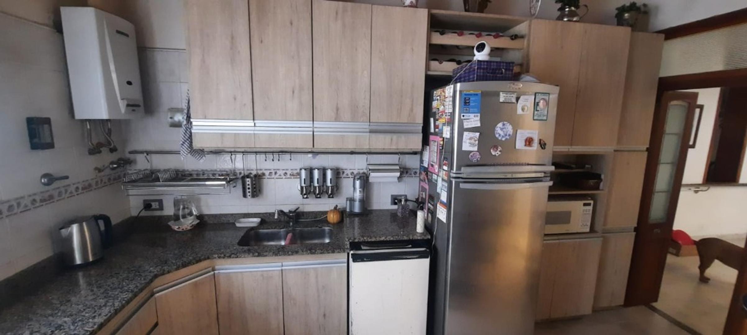 VEDIA 2900, Piso P.B.