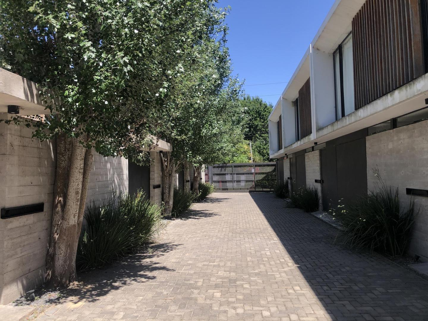 Casa en Alquiler en City Bell, $ 1.000.000