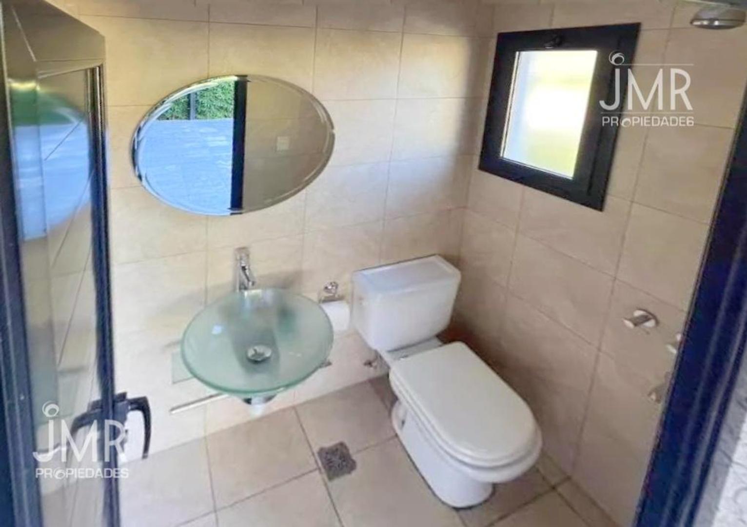 Casa 4 ambientes con 3 baños