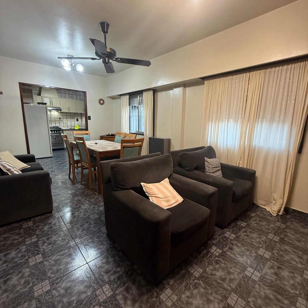 Casa 4 ambientes con 1 baño