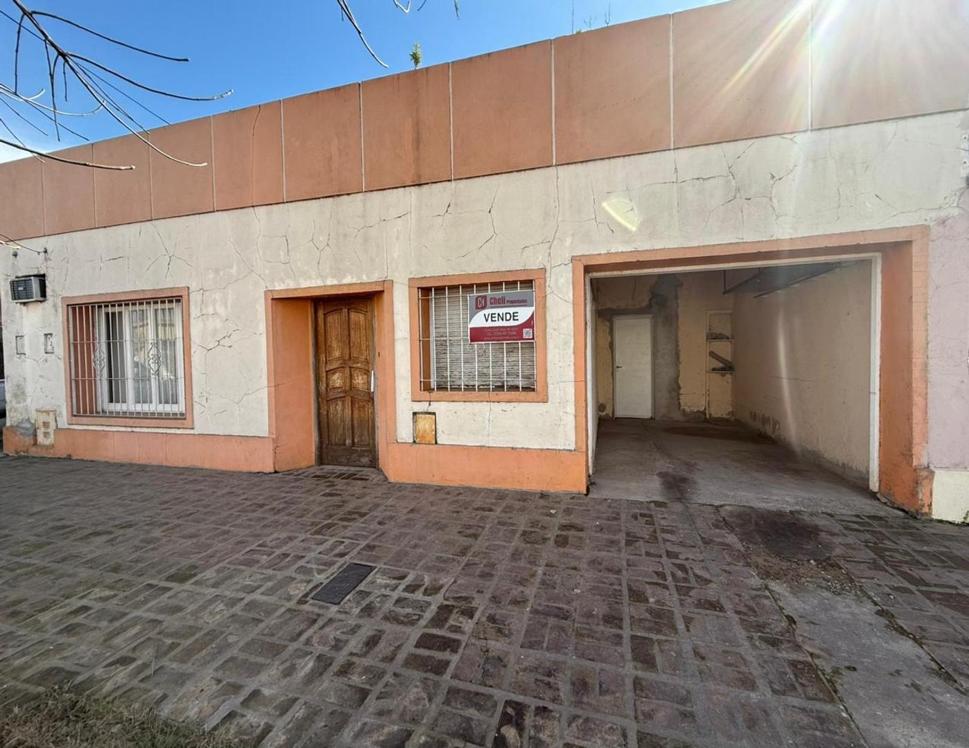 CASA DE 5 AMBIENTES CON DEPARTAMENTO ANEXO Y PARQUE