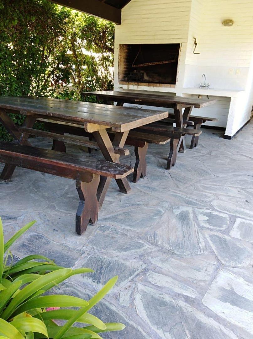 Casa en Venta con 4 cocheras