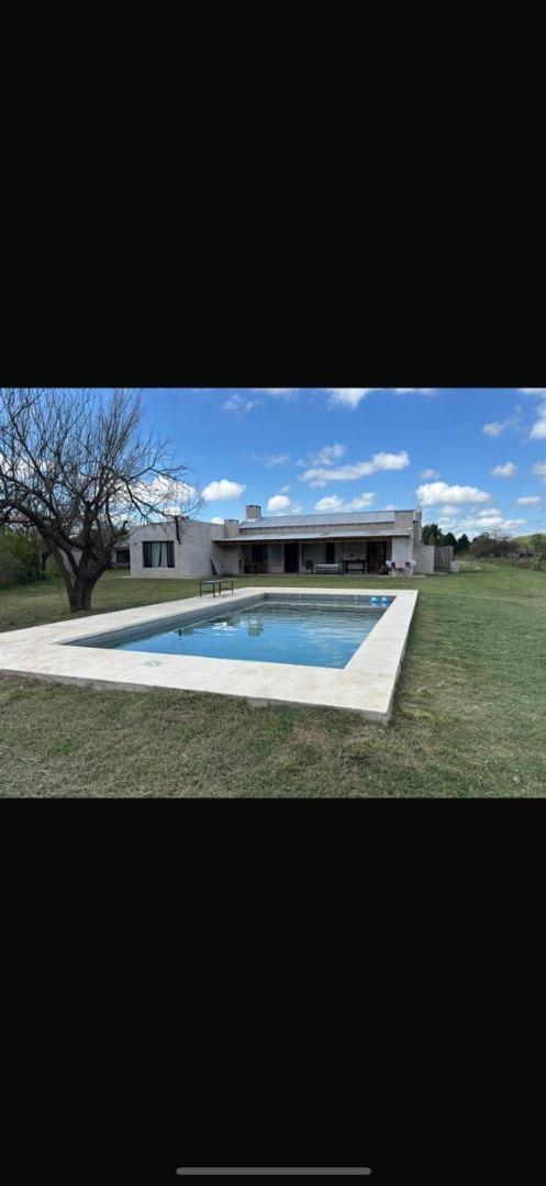 EXCELENTE CASA-QUINTAS DE DUGGAN