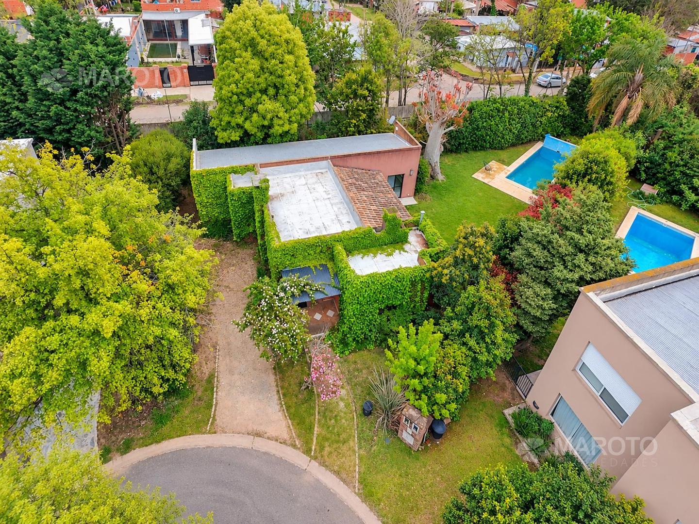 Casa en Venta con 2 cocheras