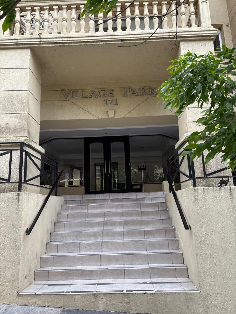 Depto 3Amb con balcón y Cochera a mts pl. grande