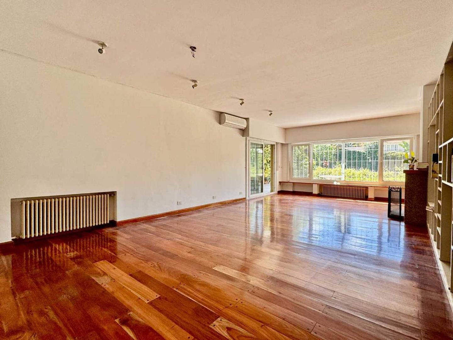 Casa 6 ambientes con 3 baños