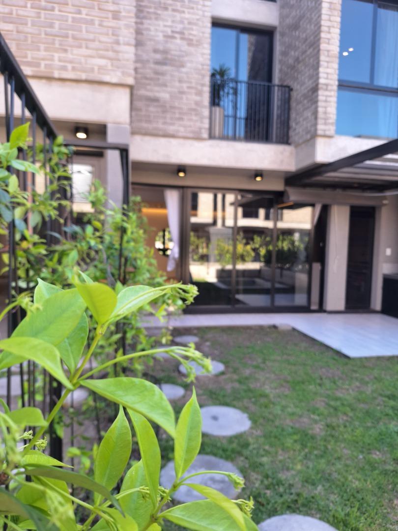 WILDE 455 BIS  CASA 3 DORM CON JARDÍN, PILETA Y PARRILLA!