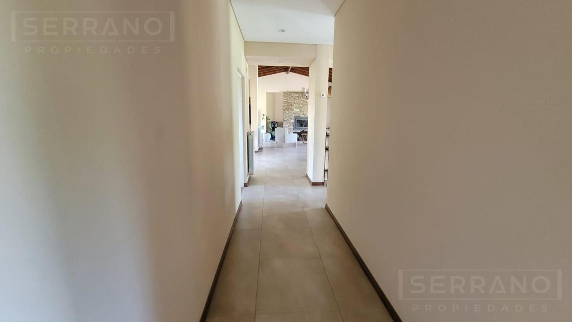 Casa 4 ambientes con 3 baños