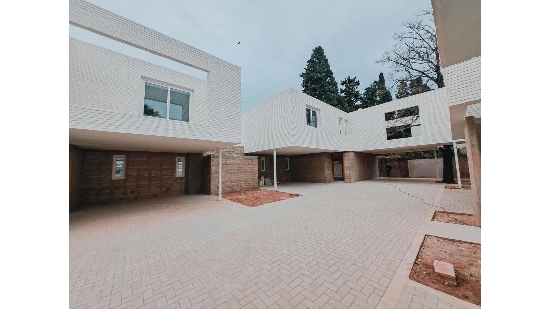 Casa en Venta en Arguello, USD 230.000