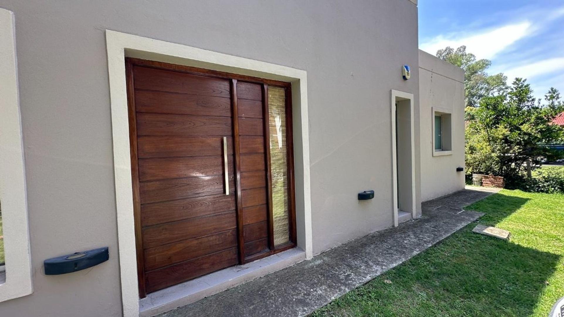 Casa en Venta en Los Nogales, USD 110.000