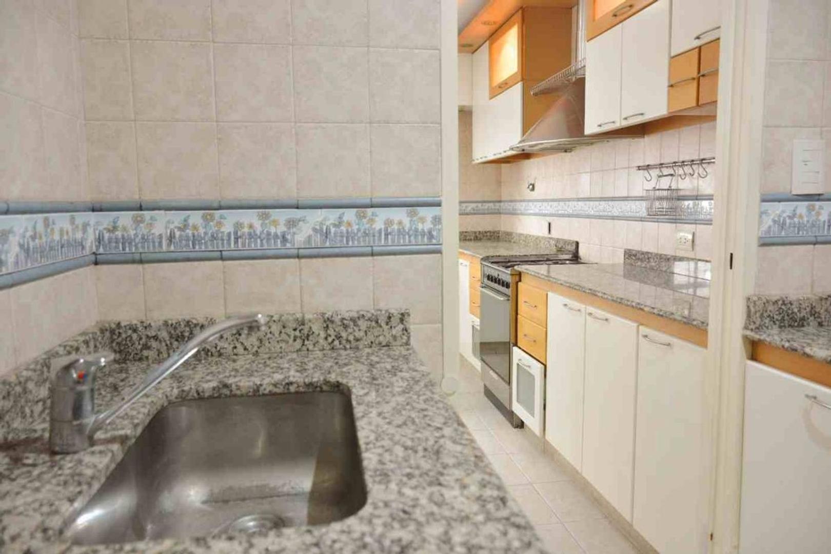Venta PH tipo casa 4 ambiente Valentín Alsina.