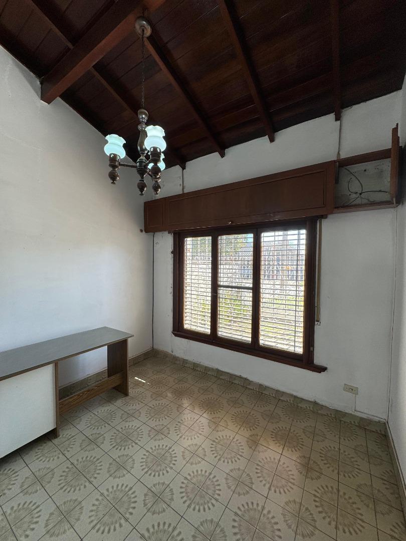 CASA EN VENTA 4 AMBIENTES EN MERLO CENTRO